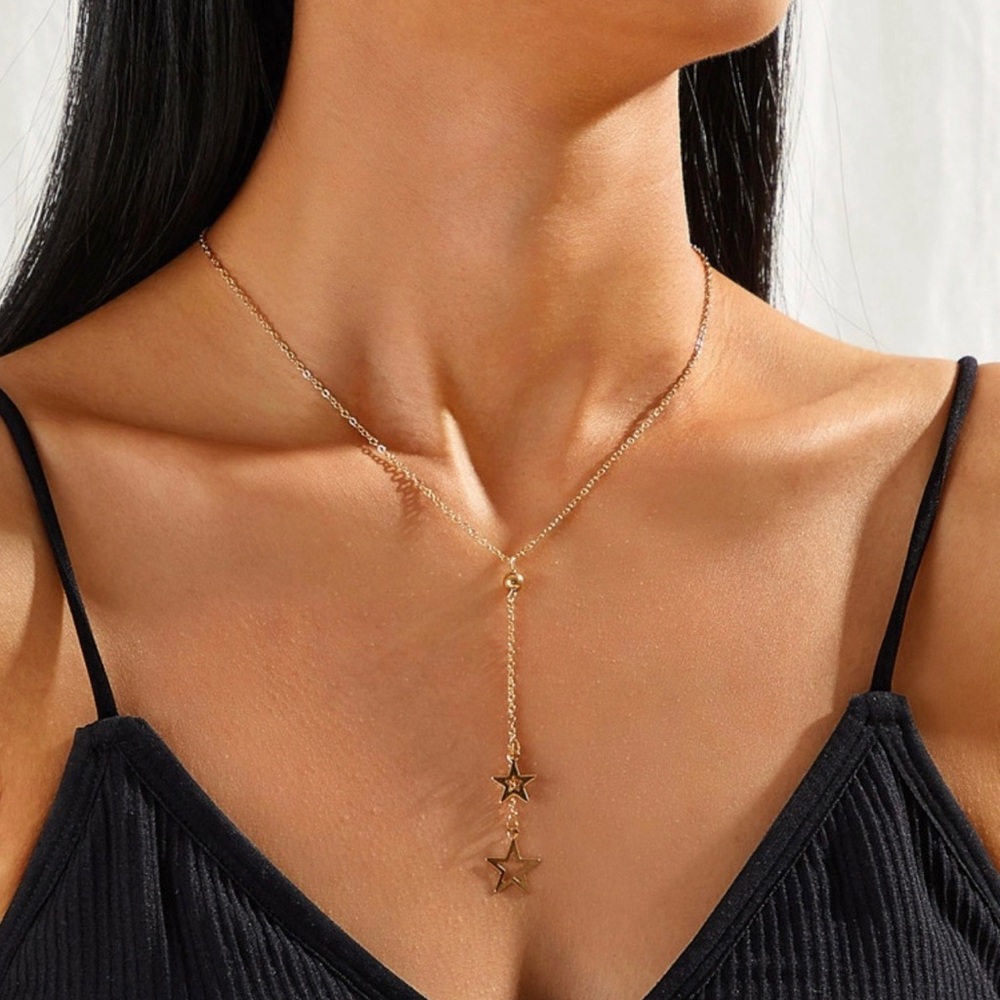 🌟 NWOT Beautiful laniard star detail necklace